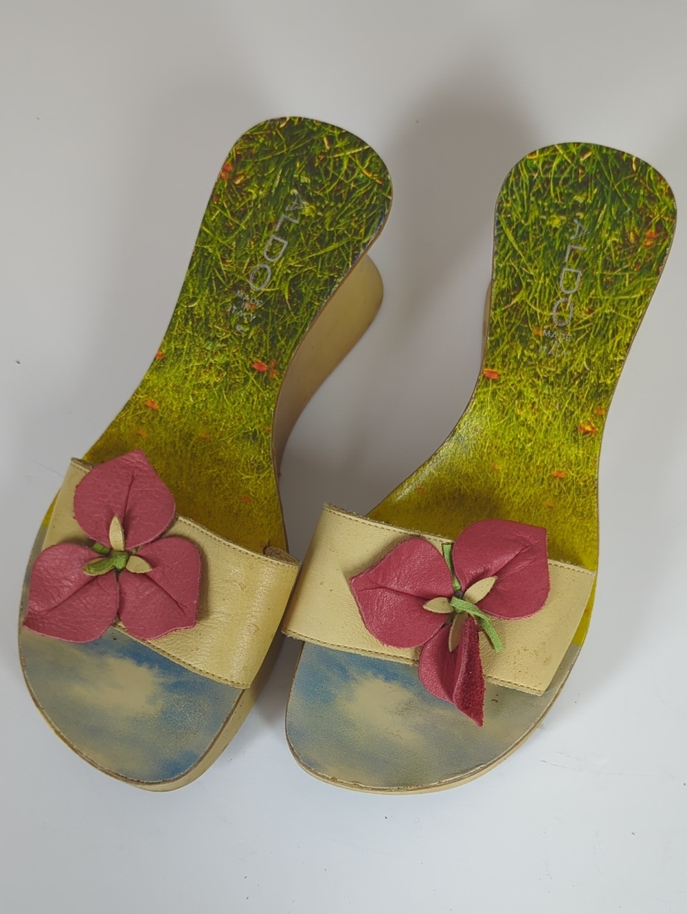 Vintage 90s Aldo Wedge Sandals Pink Flower Accent Made In Italy - Picture 3 of 9